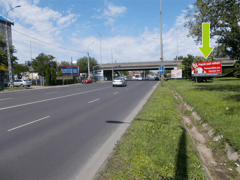 Budapest XV. kerület – Szentmihályi út 94. Pólus Center felől Újpest felé, M3 kivezetőre felhajtó után