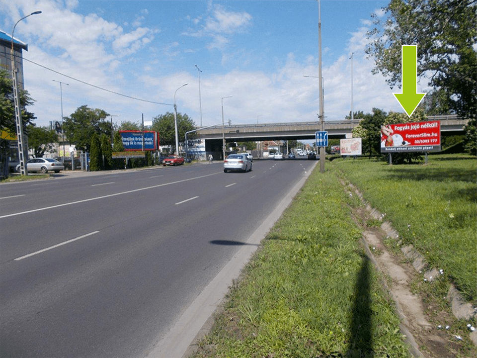 Budapest XV. kerület – Szentmihályi út 94. Pólus Center felől Újpest felé, M3 kivezetőre felhajtó után
