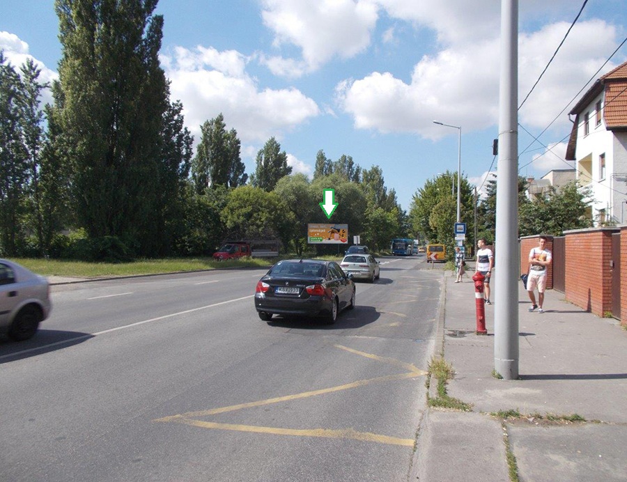 Budapest XIV. kerület – Csömöri út 78., Lantos Mihály Sportközpont oldalában, Bosnyák tér felé