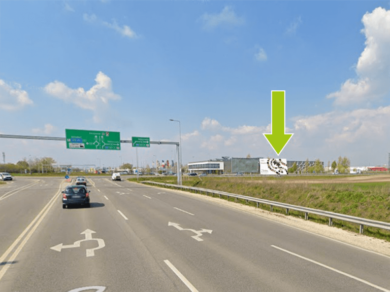 Kecskemét – 44-es út-Kiskunfélegyházai út, körforgalom után, Mercedes felől centrum felé, jobb