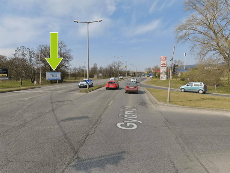 Tatabánya – Győri út-1-es főút csomópontban, centrum felől, Lukoil benzinkút felé