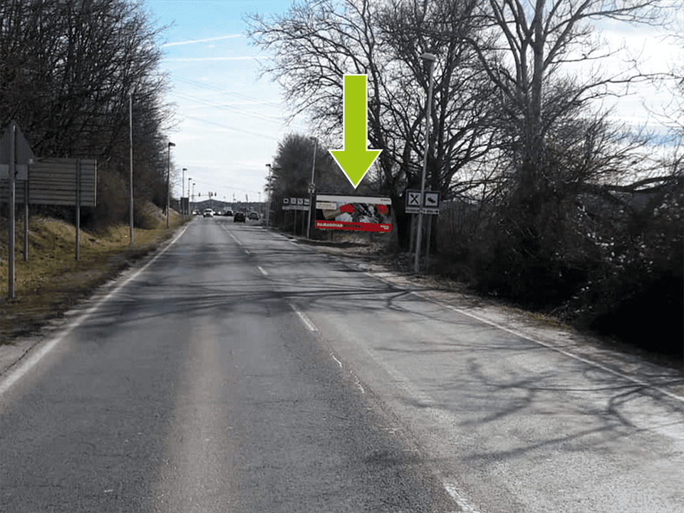 Sopron – 84-es főút-Bécsi út, Sopron Pláza előtt 100m, centrum felé