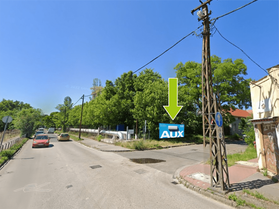 Budapest IV. kerület – Elem utca, vasúti átjáró után, centrum felé
