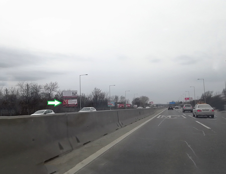 Budaörs – M1-M7 bevezető, Győr-Balaton felé, 12km+300, bal oldalon alsó