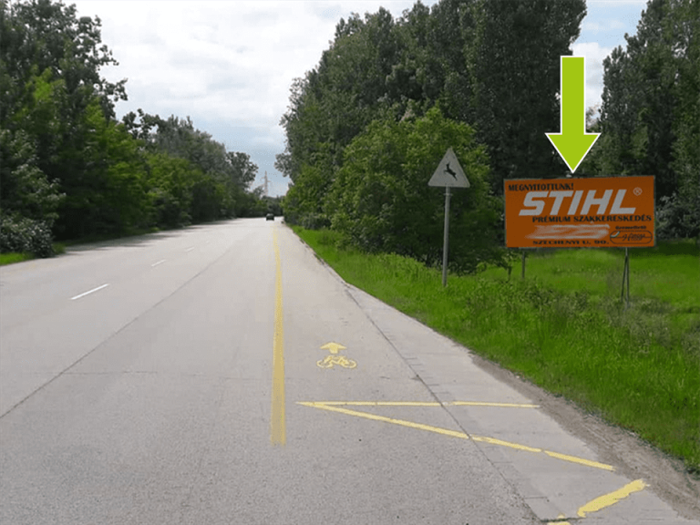 Szolnok – Debreceni út MOL kút után Keszeg utca előtt, centrum felé