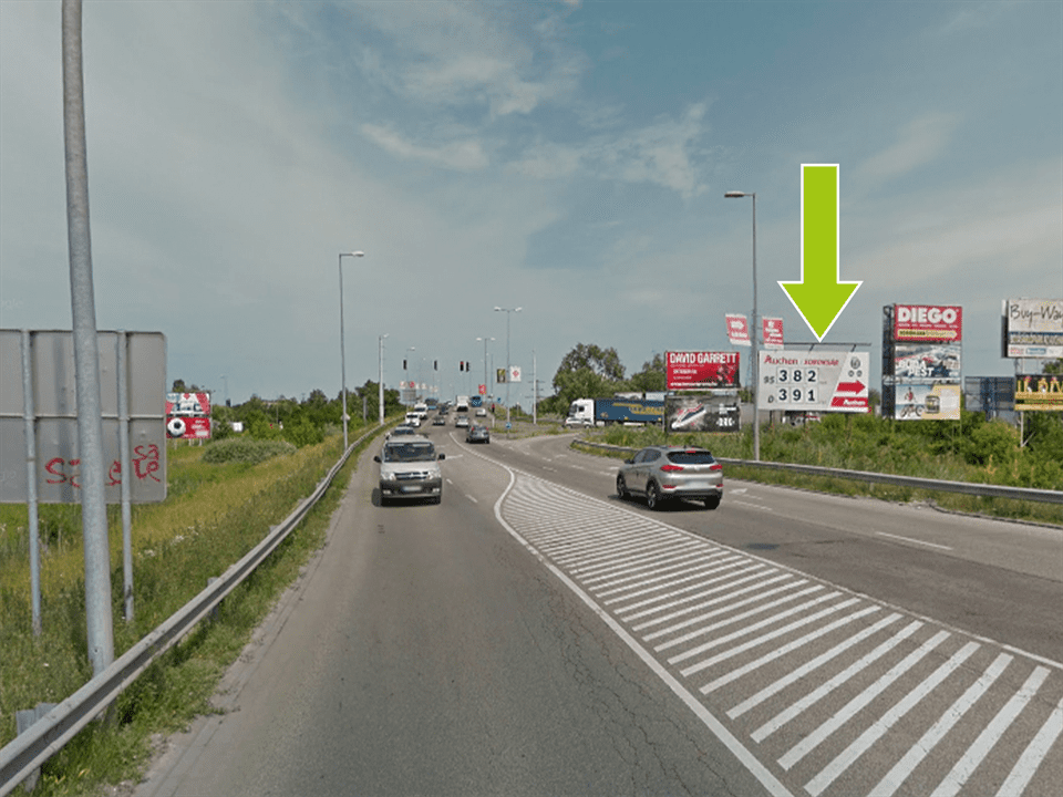Budapest XX. kerület – Szentlőrinci út, M5 lehajtó felől Auchan, Kika felé (8×4m, 32m2)