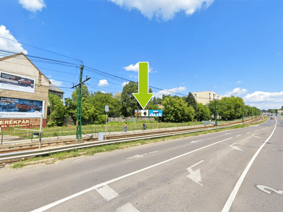 Gödöllő – 3-as főút, Szabadság út-Petőfi utca 4., centrum felől, buszpályaudvarral szemben, bal