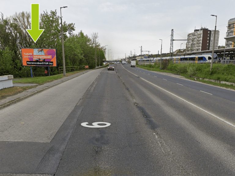 Budapest XXII. kerület – 6-os út, Budafok vasútállomással szemben, OMV benzinkút után, centrum felől